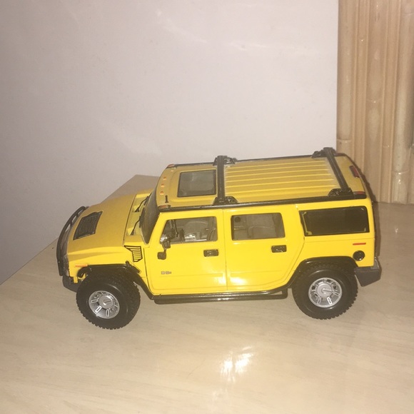 Yellow Hummer Model - Picture 5 of 5